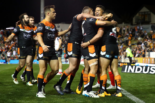 NRL+Rd+26+Tigers+v+Warriors+MdnzTvi9NA9l.jpg